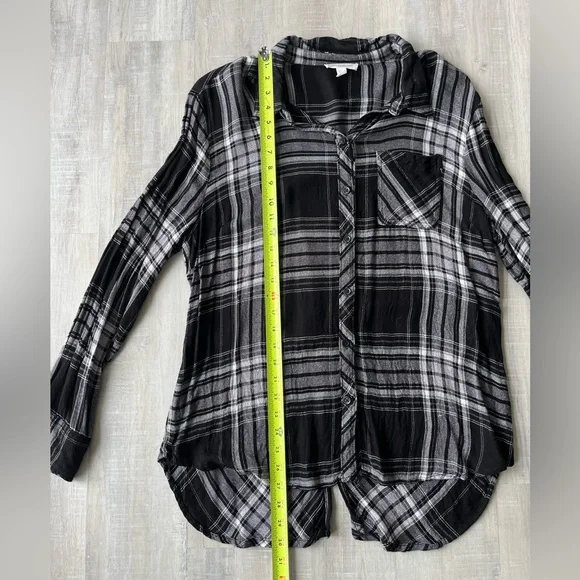 BEACHLUNCHLOUNGE Black & White Plaid Flannel Long Sleeve Button-Up Top Size L - Picture 4 of 8